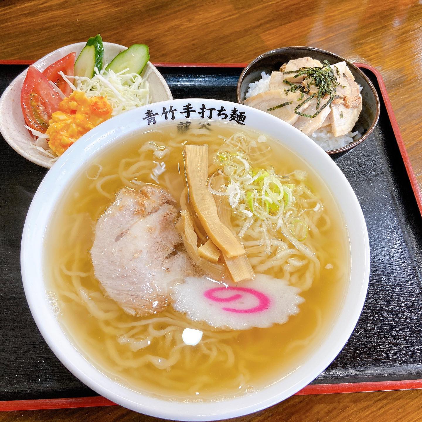 本日よりランチセット、始めます。
どうぞ宜しくお願い致します。
あちーけどちゃんと飯食えよ！!!って（笑）