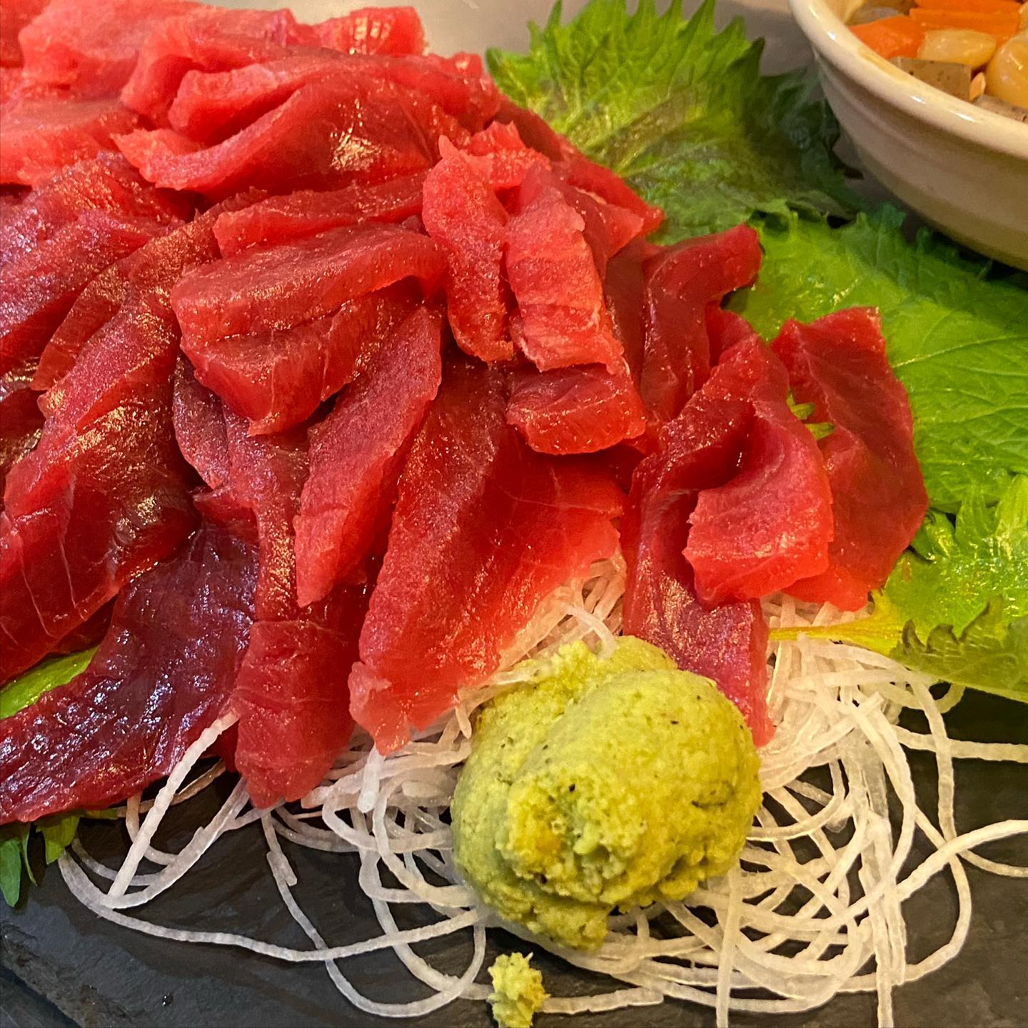 少し前、ばあちゃんの誕生日だったから大好きな鮪のお刺身をたらふく食べて貰おうと。佐野の魚屋さんに仕入れて頂いたやつ。美味しいかった!!