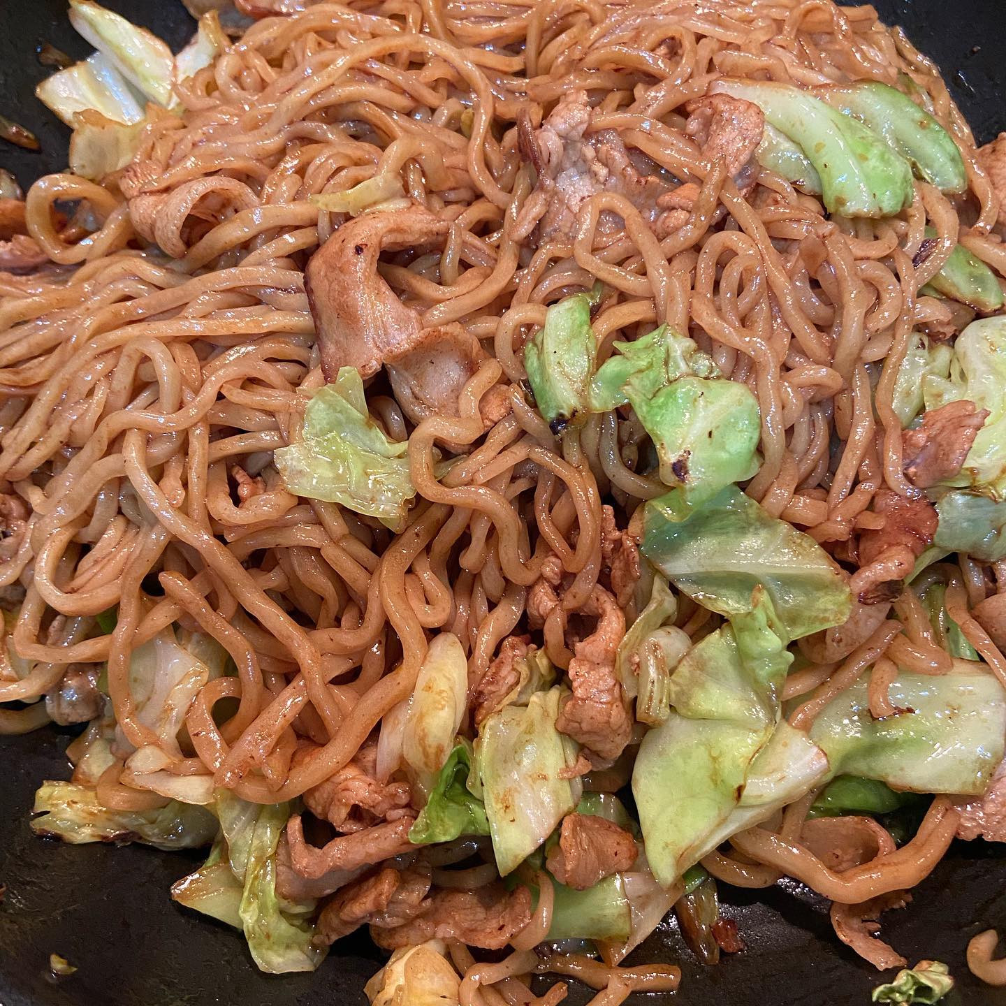 自分ちの生麺をお家に持ち帰って焼きそば作ってみた!!
毎日沢山のテイクアウト予約ありがとうございます、生麺テイクアウトも出来るからアレンジレシピしてみてくださいませ(^^)