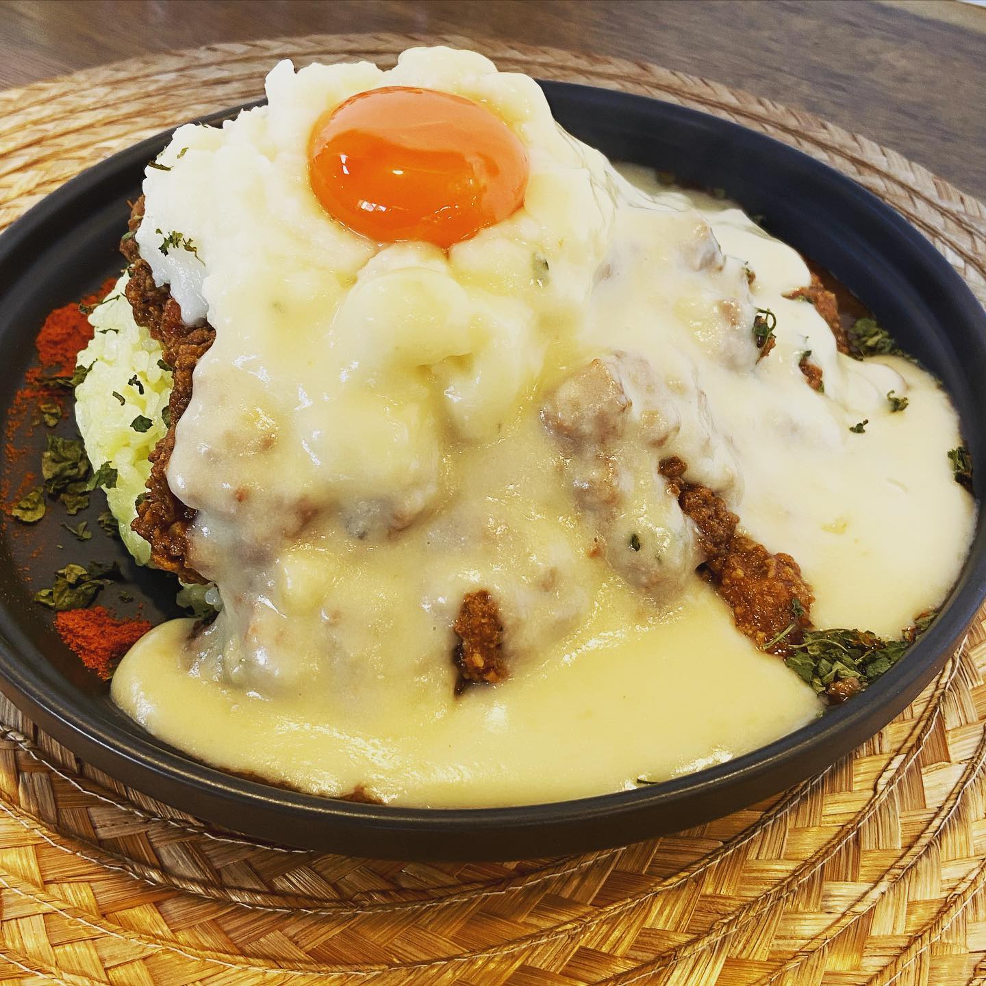 モッツァレラチーズたっぷりかかったカレーだよ!!食べごたえ◎めっちゃ美味かった◎
早く行かないと売り切れちゃう!!