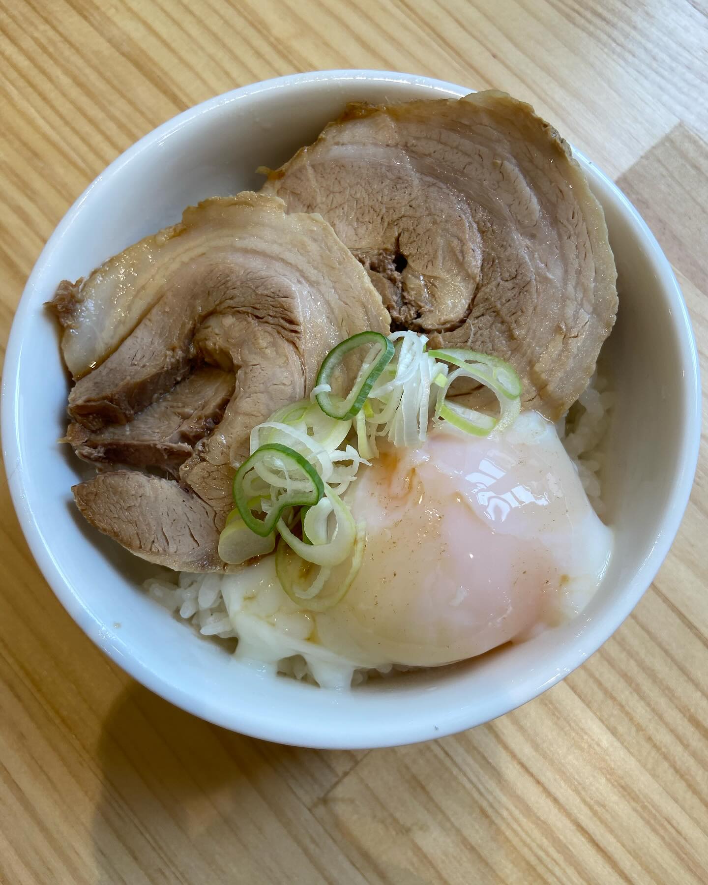 #塩レモンラーメン🍋  #塩レモンラーメン🍋            
ラーメンのお供に(復活)おんたまチャーシュー丼ミニ
始めます！まずはSNSメニューです！