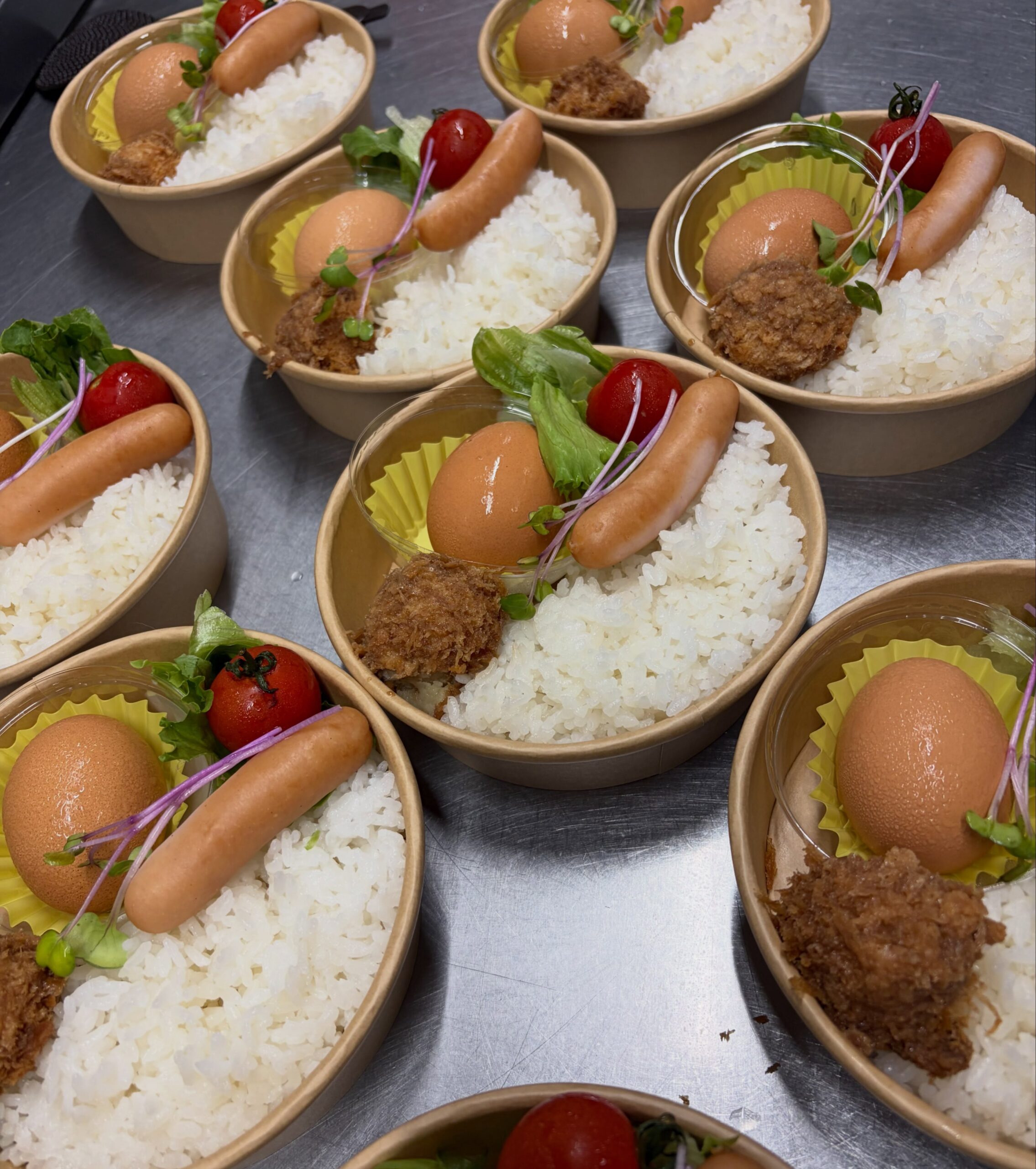 佐野駅近3分、年間1万杯作る元祖レモンラーメン

かんたん☆朝ごはん弁当
当店のランチセットBの朝ごはんバージョン
こちらを配達させて頂きました。
⁡
ご飯はあきたこまち 
卵は地元佐野の 石川さんちの卵
⁡
⁡
 
#塩レモンラーメン🍋